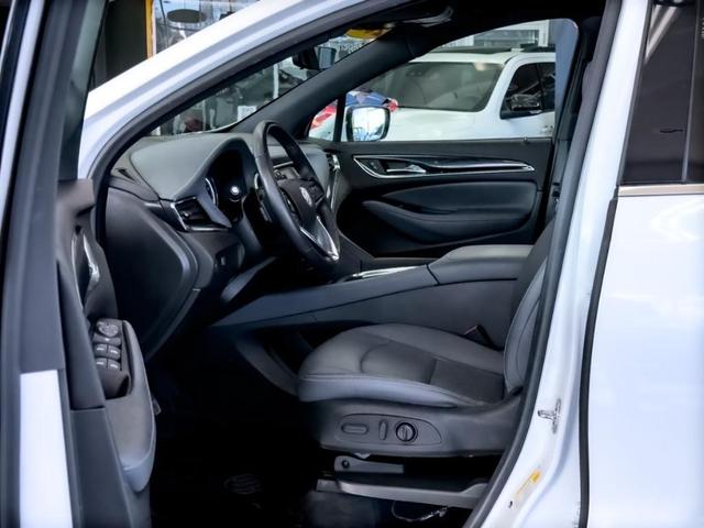 Photo of 2023 White Frost Tri-Coat Buick Enclave