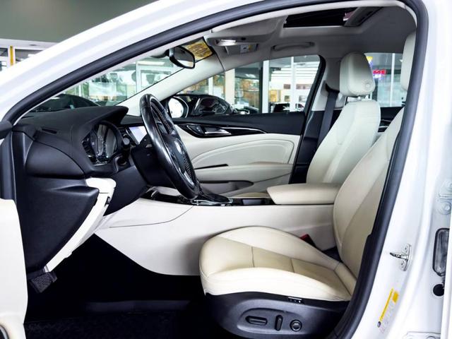 Photo of 2019 White Frost Tri-Coat Buick Regal Sportback