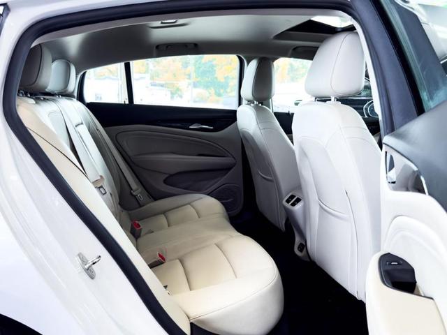 Photo of 2019 White Frost Tri-Coat Buick Regal Sportback
