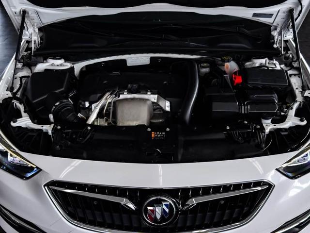 Photo of 2019 White Frost Tri-Coat Buick Regal Sportback