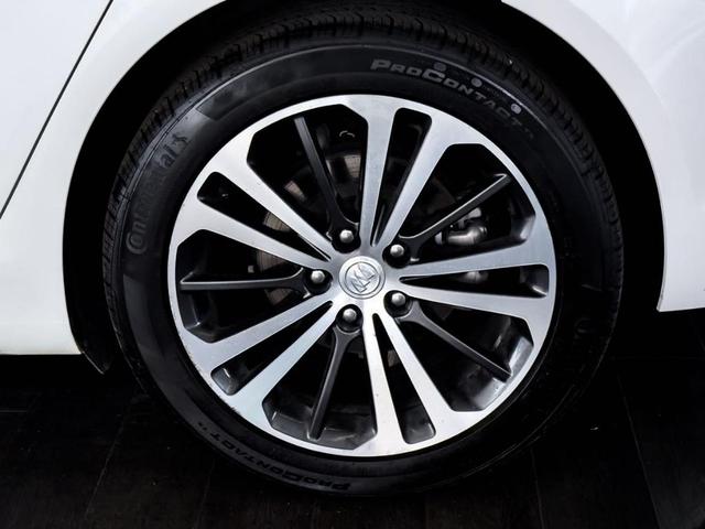 Photo of 2019 White Frost Tri-Coat Buick Regal Sportback