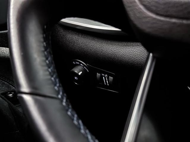 Photo of 2022 Laser Blue Jeep Compass