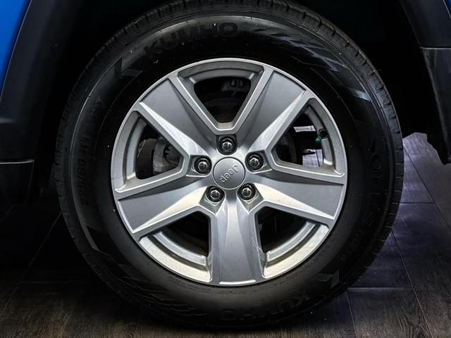 Photo of 2022 Laser Blue Jeep Compass