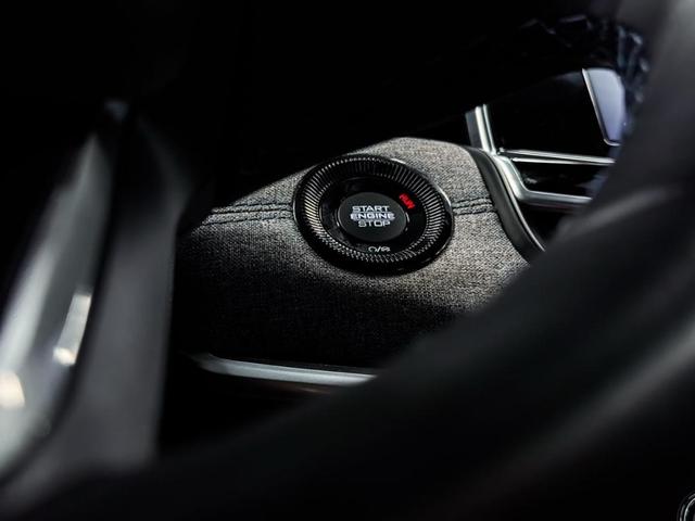Photo of 2022 Laser Blue Jeep Compass