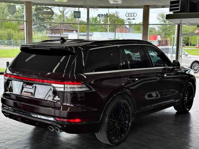 Photo of 2023 Diamond Red Lincoln Aviator