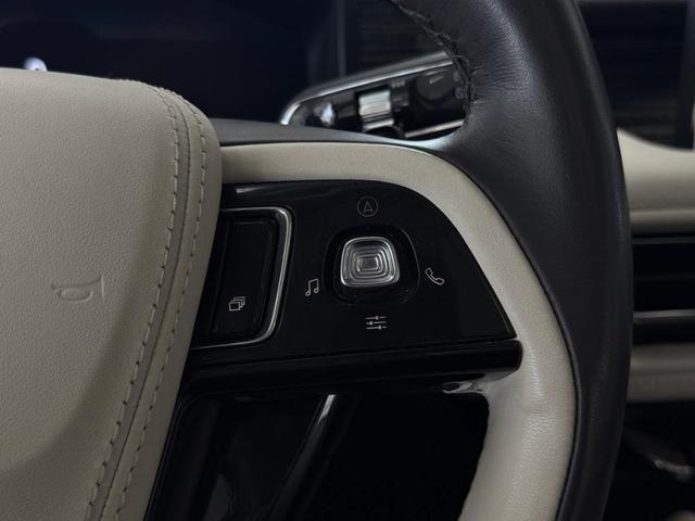 Photo of 2023 Diamond Red Lincoln Aviator