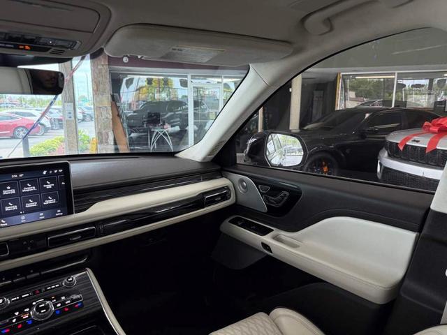 Photo of 2023 Diamond Red Lincoln Aviator