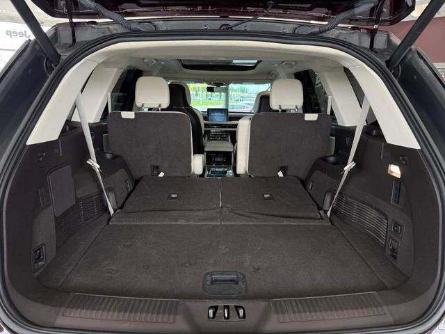 Photo of 2023 Diamond Red Lincoln Aviator