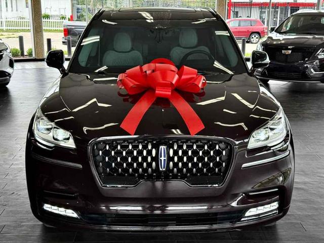 Photo of 2023 Diamond Red Lincoln Aviator