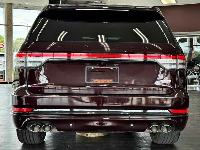 Photo of 2023 Diamond Red Lincoln Aviator
