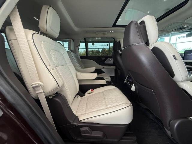 Photo of 2023 Diamond Red Lincoln Aviator