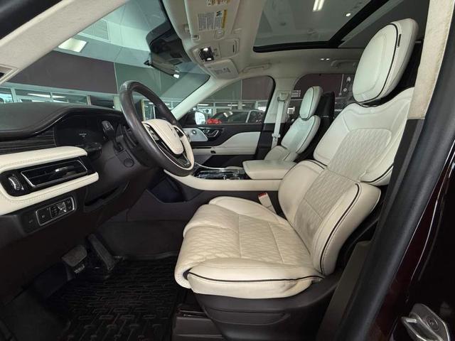 Photo of 2023 Diamond Red Lincoln Aviator