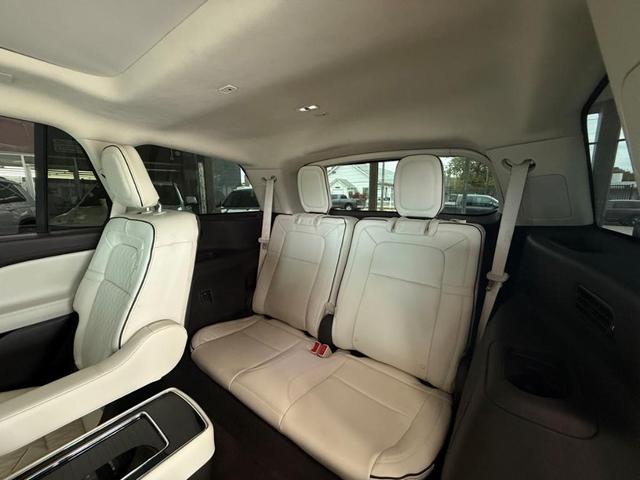 Photo of 2023 Diamond Red Lincoln Aviator
