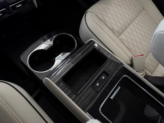 Photo of 2023 Diamond Red Lincoln Aviator
