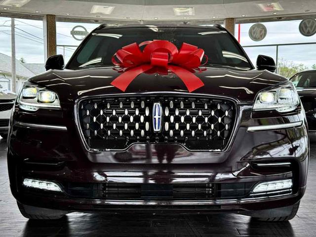 Photo of 2023 Diamond Red Lincoln Aviator