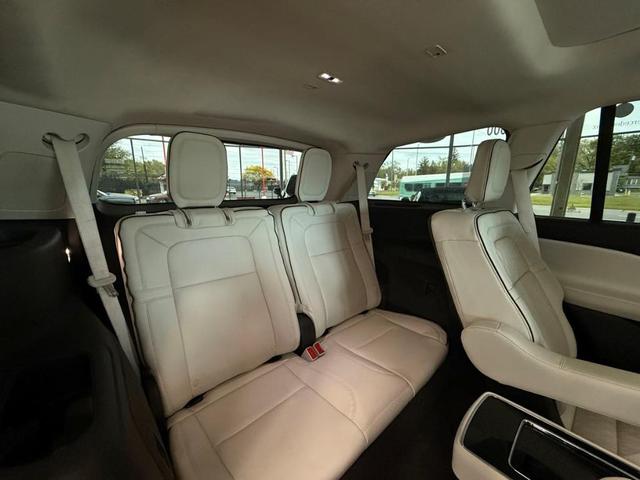 Photo of 2023 Diamond Red Lincoln Aviator