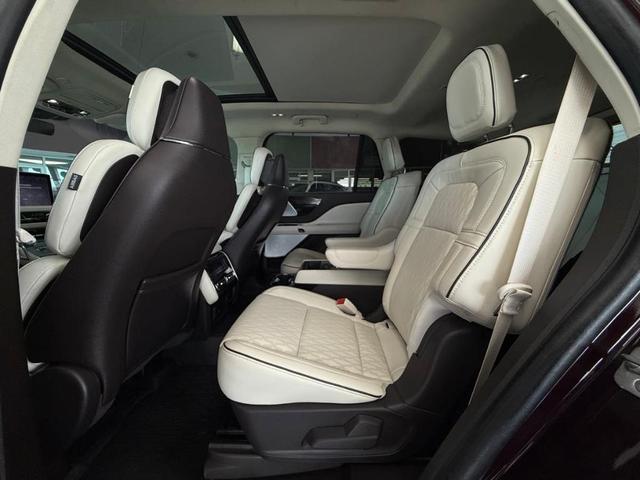 Photo of 2023 Diamond Red Lincoln Aviator