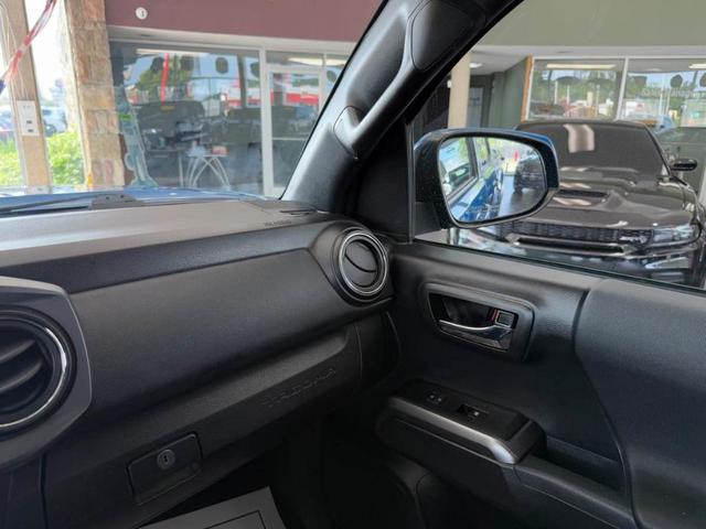 Photo of 2017 Blazing Blue Pearl Toyota Tacoma