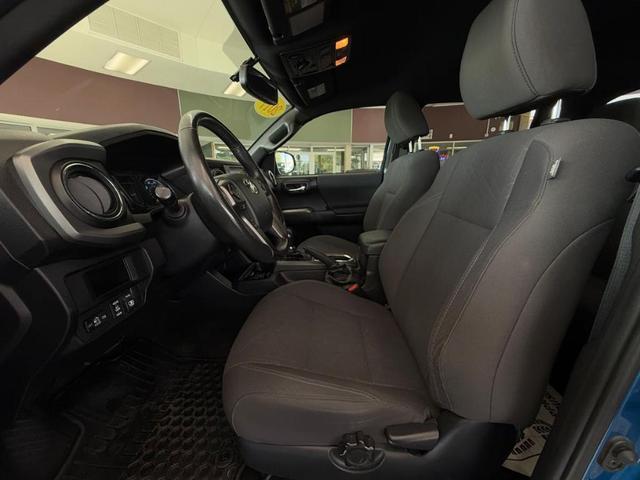 Photo of 2017 Blazing Blue Pearl Toyota Tacoma