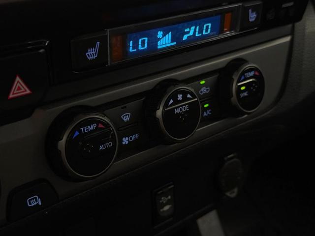 Photo of 2017 Blazing Blue Pearl Toyota Tacoma