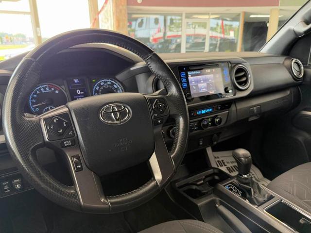 Photo of 2017 Blazing Blue Pearl Toyota Tacoma