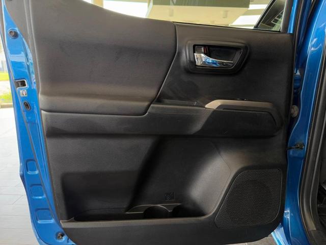 Photo of 2017 Blazing Blue Pearl Toyota Tacoma