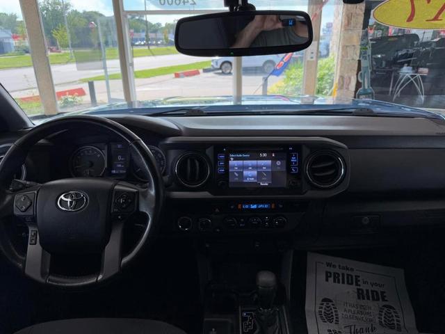 Photo of 2017 Blazing Blue Pearl Toyota Tacoma