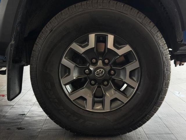 Photo of 2017 Blazing Blue Pearl Toyota Tacoma