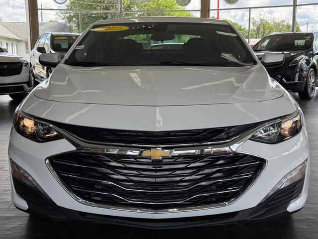 Photo of 2025 Summit White Chevrolet Malibu