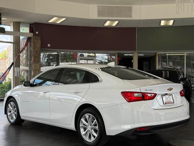Photo of 2025 Summit White Chevrolet Malibu
