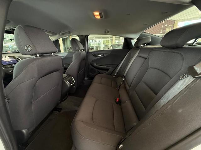 Photo of 2025 Summit White Chevrolet Malibu
