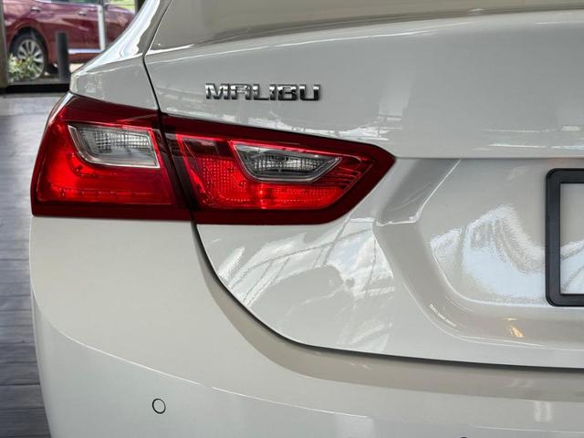 Photo of 2025 Summit White Chevrolet Malibu