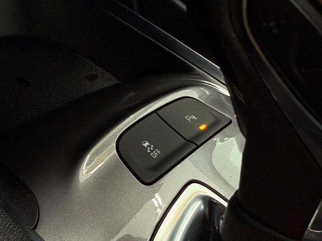 Photo of 2025 Summit White Chevrolet Malibu