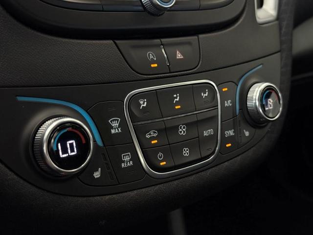 Photo of 2025 Summit White Chevrolet Malibu