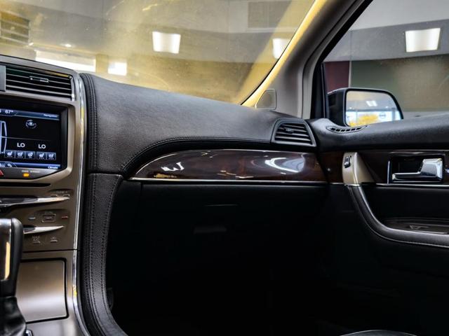 Photo of 2015 Tuxedo Black Metallic Lincoln MKX
