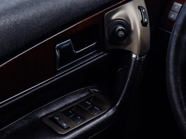 Photo of 2015 Tuxedo Black Metallic Lincoln MKX