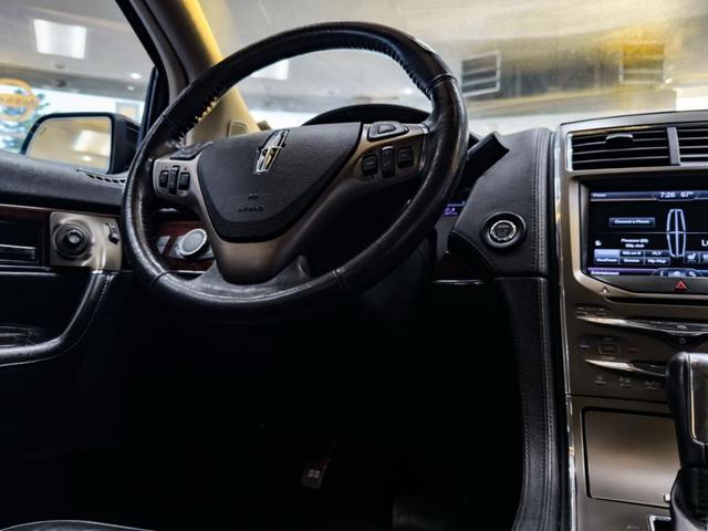 Photo of 2015 Tuxedo Black Metallic Lincoln MKX
