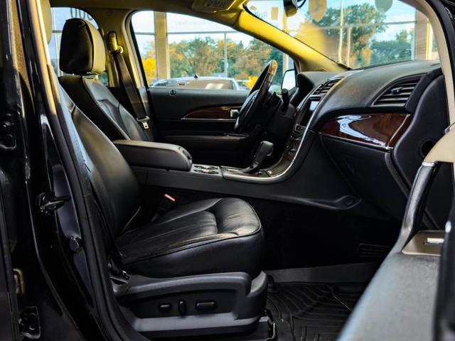 Photo of 2015 Tuxedo Black Metallic Lincoln MKX