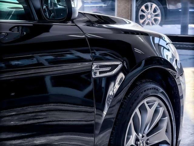 Photo of 2014 Tuxedo Black Metallic Ford Taurus