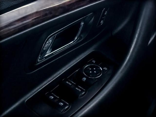 Photo of 2014 Tuxedo Black Metallic Ford Taurus
