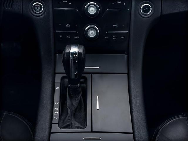 Photo of 2014 Tuxedo Black Metallic Ford Taurus