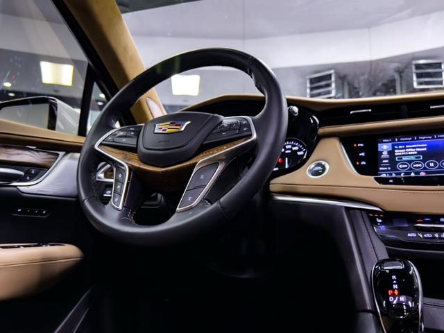 Photo of 2024 Crystal White Tri-Coat Cadillac XT5