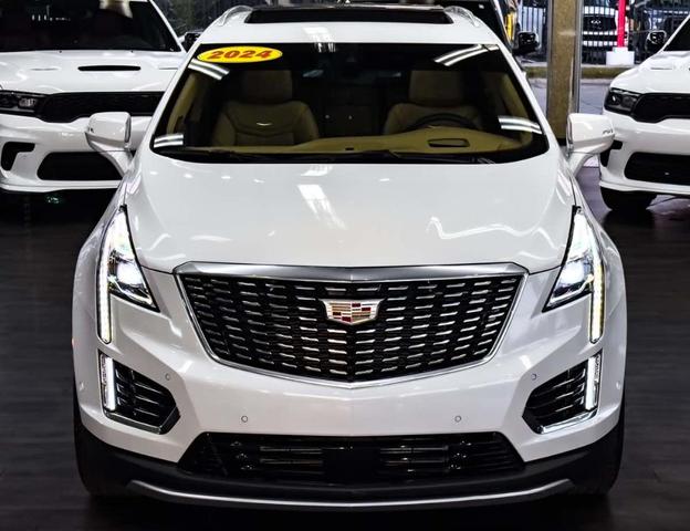 Photo of 2024 Crystal White Tri-Coat Cadillac XT5