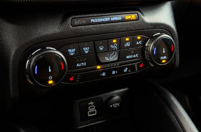 Photo of 2023 Oxford White Ford Bronco Sport