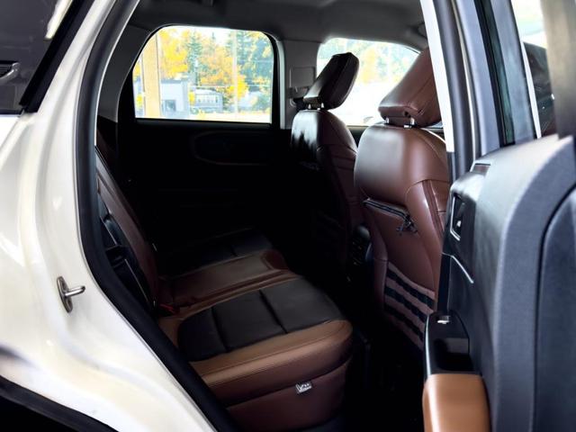 Photo of 2023 Oxford White Ford Bronco Sport