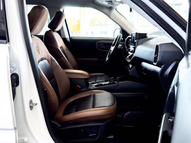 Photo of 2023 Oxford White Ford Bronco Sport