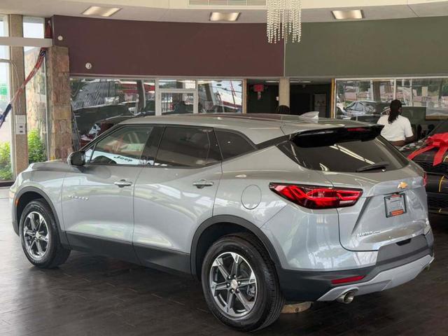 Photo of 2025 Sterling Gray Metallic Chevrolet Blazer