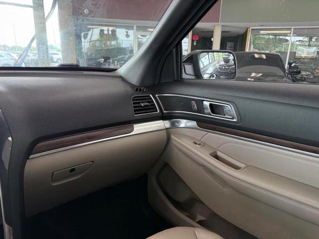 Photo of 2018 Shadow Black Ford Explorer
