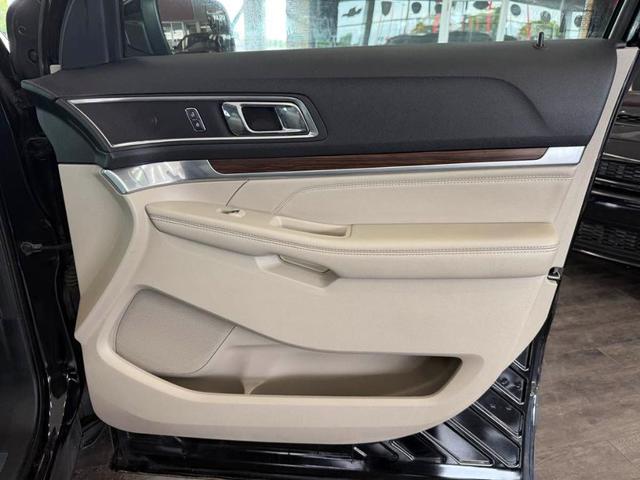 Photo of 2018 Shadow Black Ford Explorer