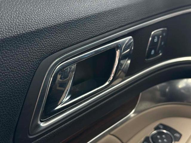 Photo of 2018 Shadow Black Ford Explorer
